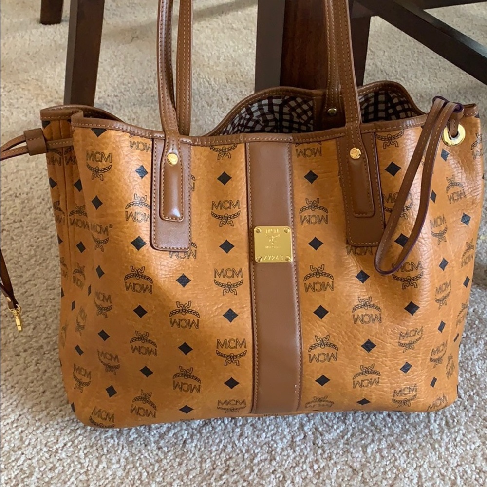 Authentic MCM reversible Liz bag